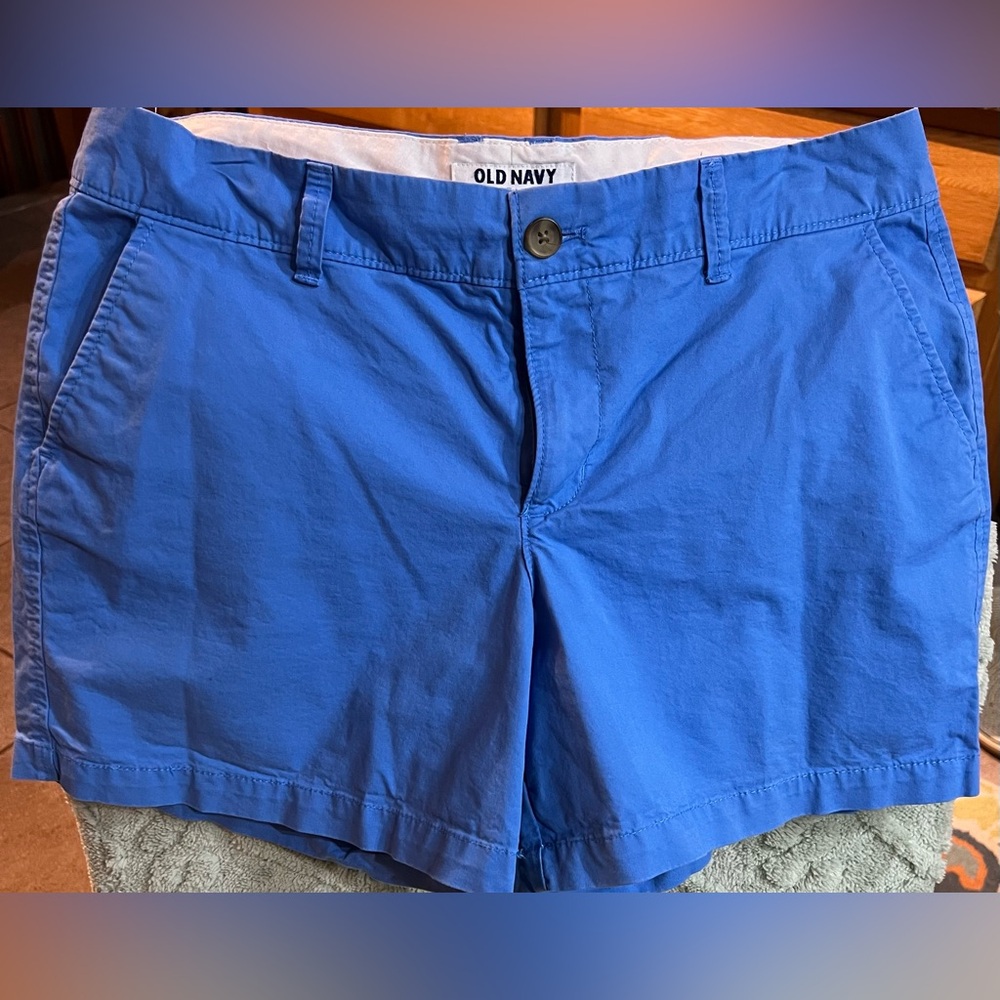 Old Navy *** Women’s Shorts Size 10 / 5” inseam